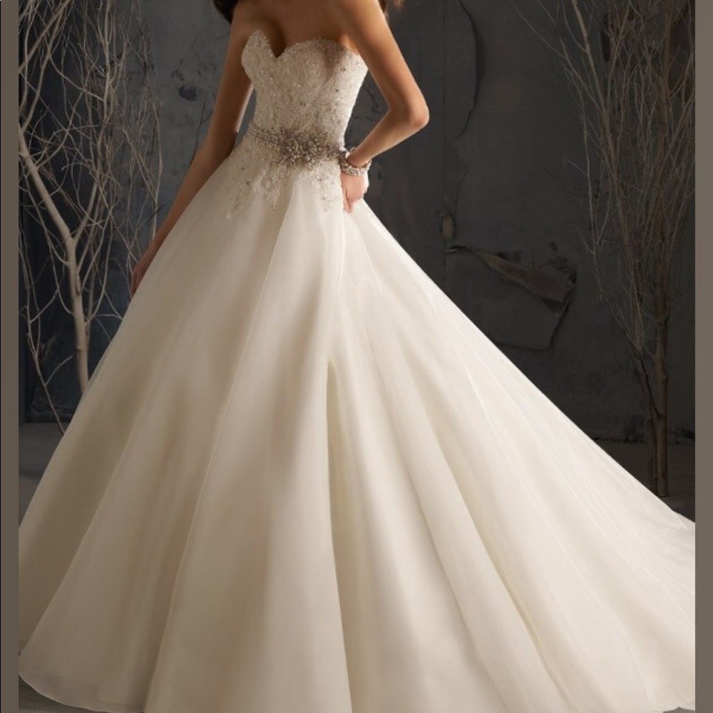 Women’s Wedding Gown